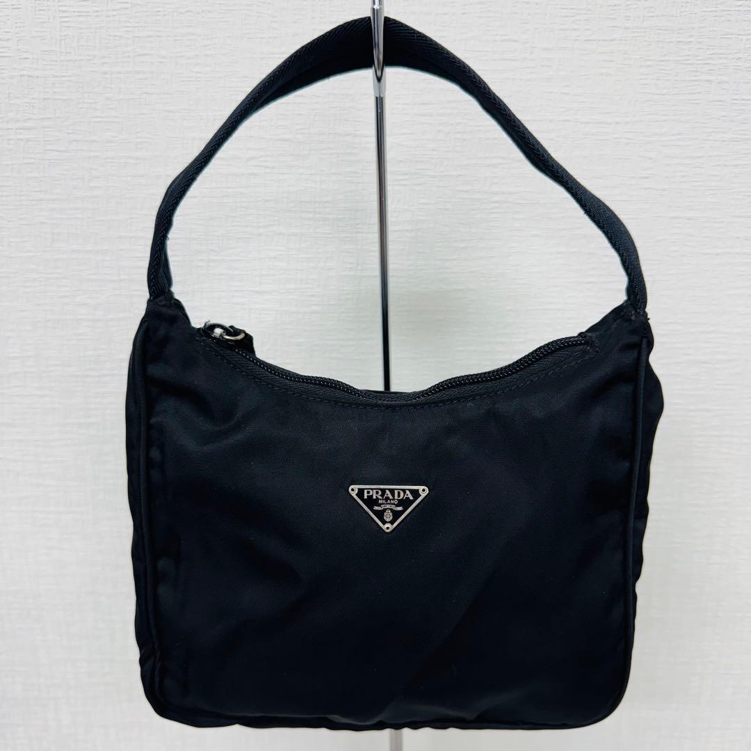 ✨PRADA✨プラダ✨ハンドバッグ✨ハーフムーン✨ナイロン✨三角ロゴプレート✨