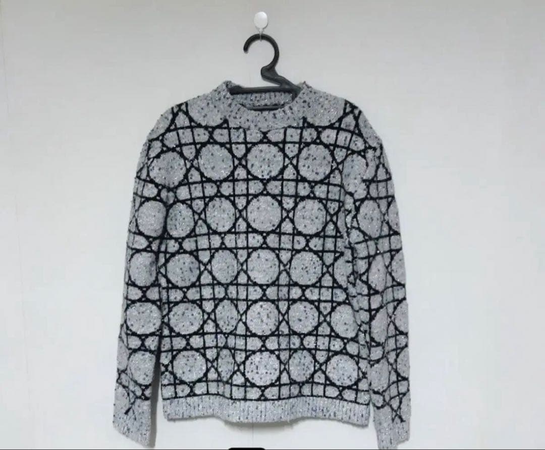 ディオールグレーロゴ柄ジェンダーレスニット