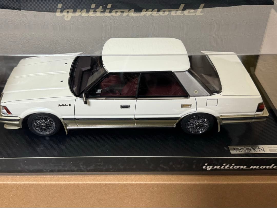 イグニッションモデル　1/18 120クラウン　IG2056