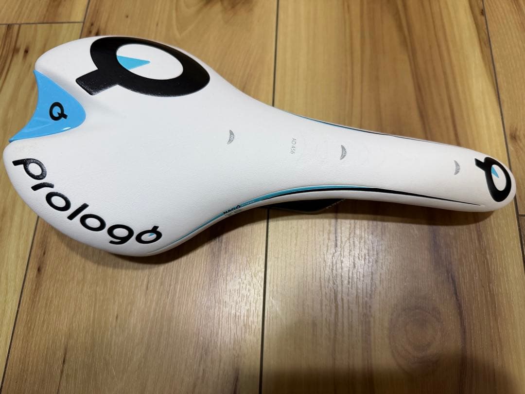 Prologo Nago EVO TR サドル ホワイト/ブルー　カーボンレール