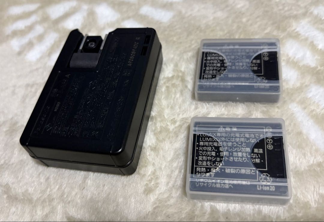 Panasonic LUMIX DMC-FT1 シルバー　交換用リチウム電池有