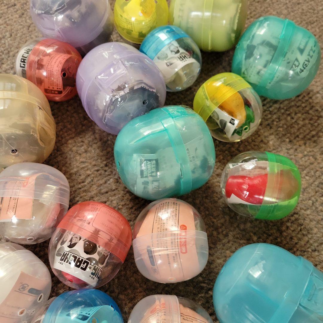 ガチャキューブ ピンク本体　500円用　カプセルトイ78個付き　超美品