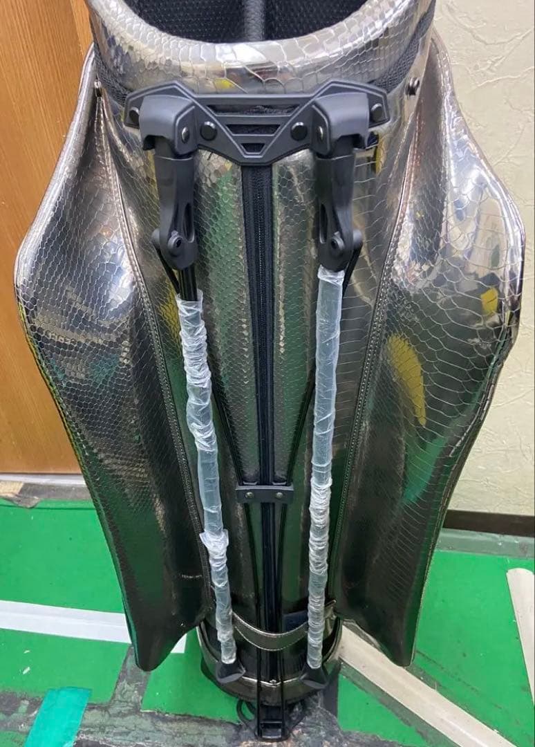 DANCE WITH DRAGONゴルフキャディバッグ ブラック/シルバー