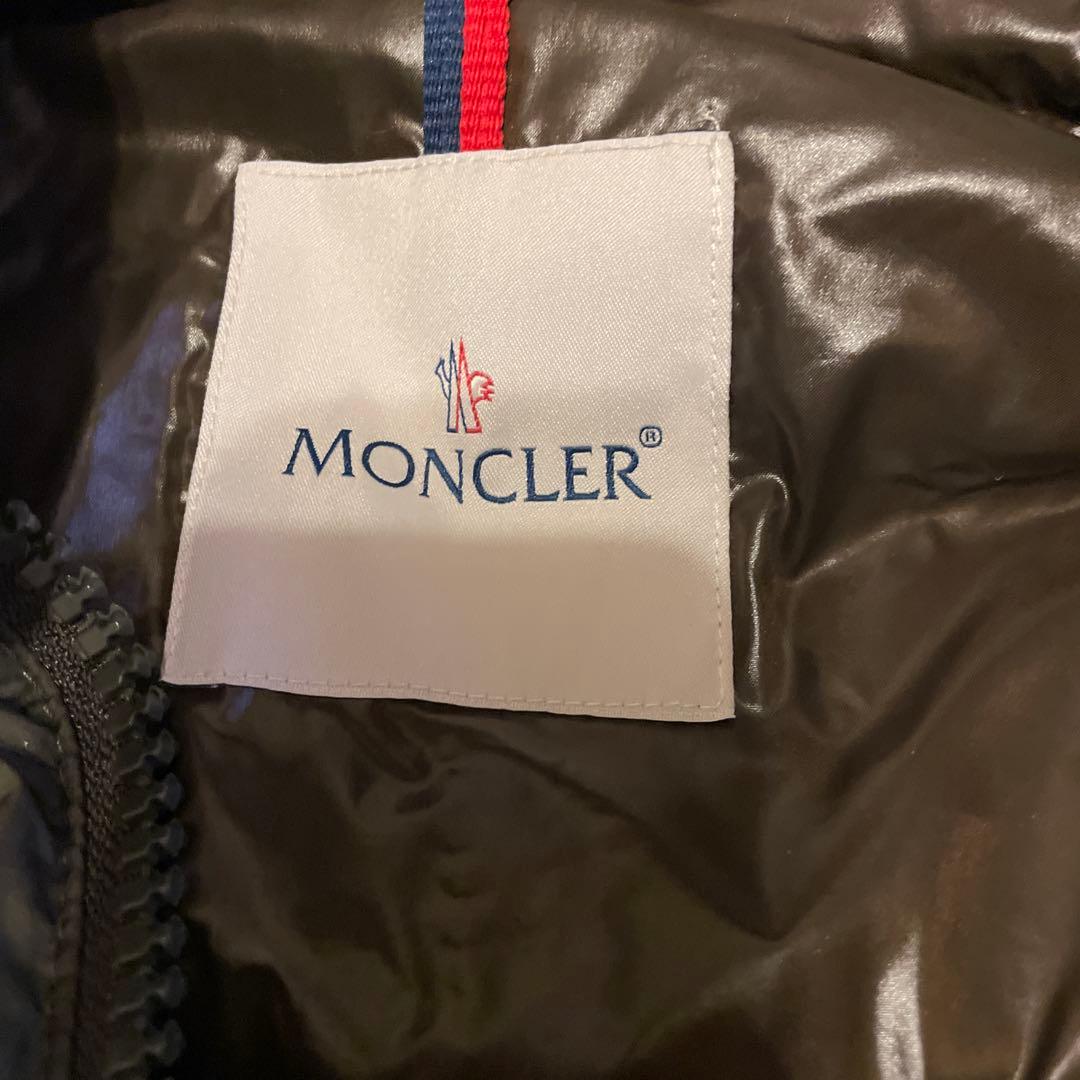 MONCLER ダークグリーン ベスト