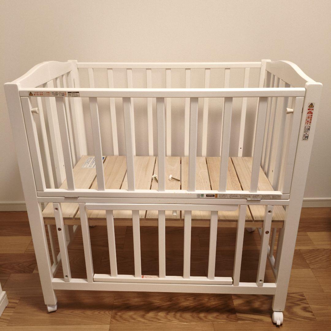 【現地引渡し優遇】カトージ ベビーベッド 折り畳み 新生児から 02328