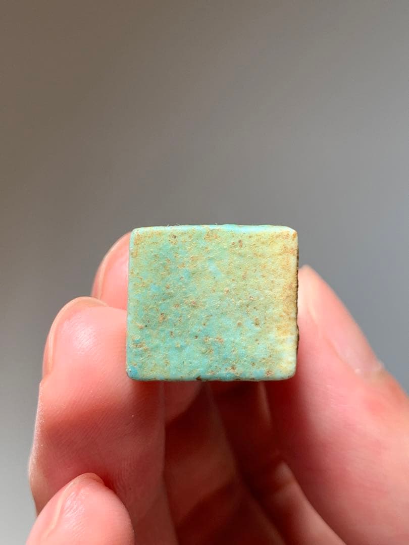 古代エジプト　副葬品　ファイアンス　ガンダーラ　ウシャブティ　出土　スカラベ印章