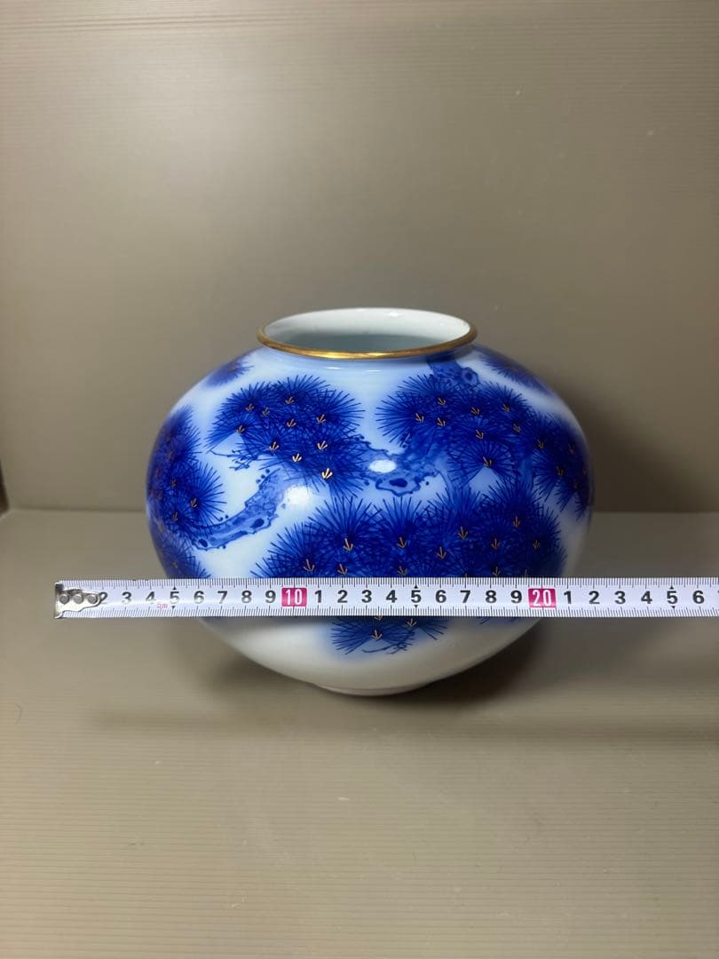 2167 香蘭社　染錦模様　老松文　花瓶　 金彩