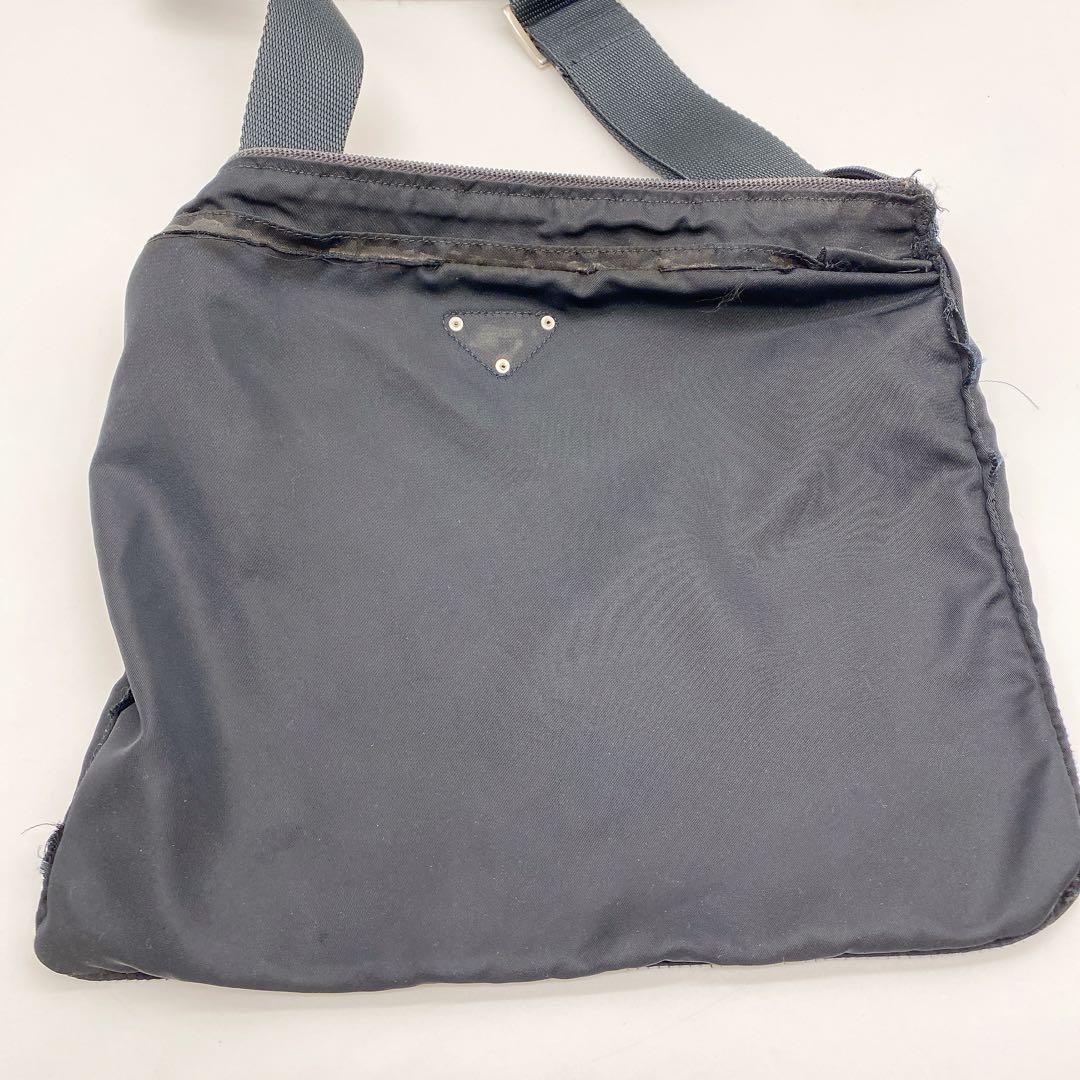 PRADA プラダ ナイロン ショルダーバッグ 三角ロゴ ブラック　男女兼用