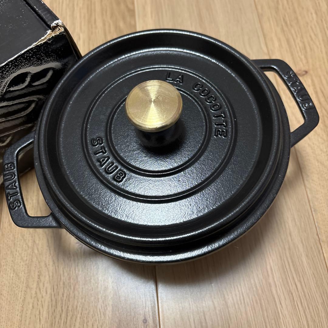 新品未使用 staub 18cm ココットラウンド