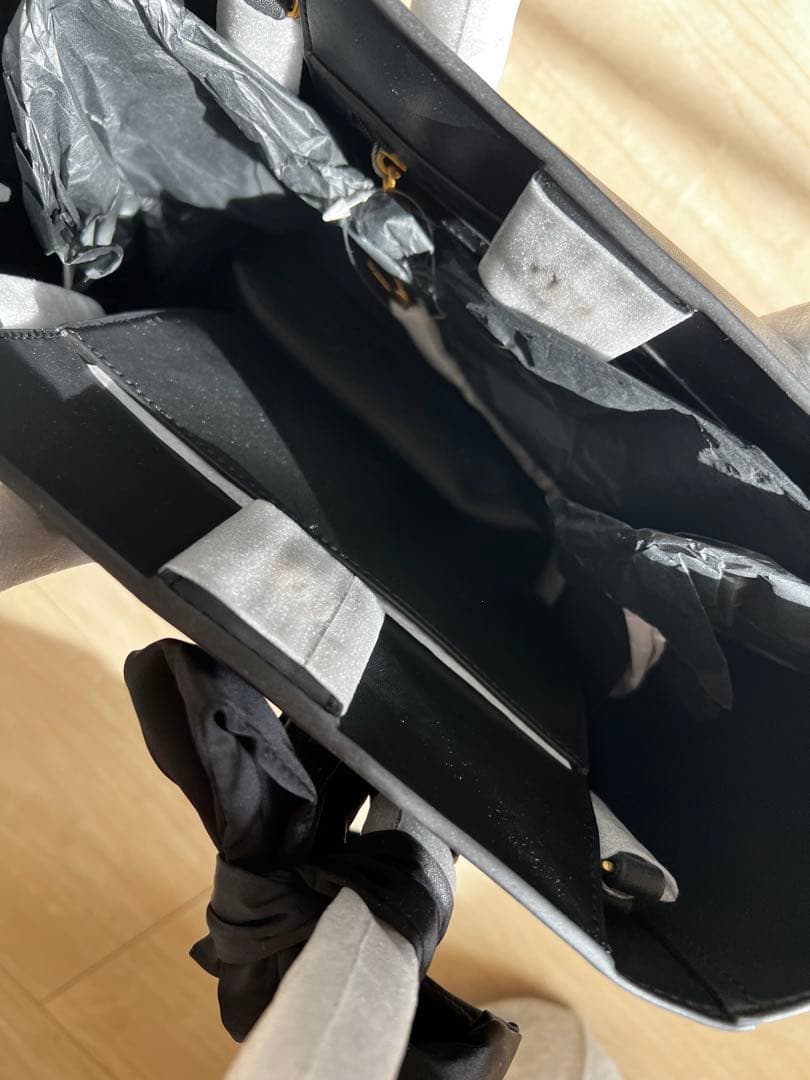 新品　未使用✴︎CHARLES&KEITH バック A4バック