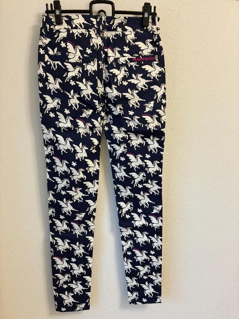 【新品】パーリーゲイツ レディース　ストレッチ　パンツ　ユニコーン柄