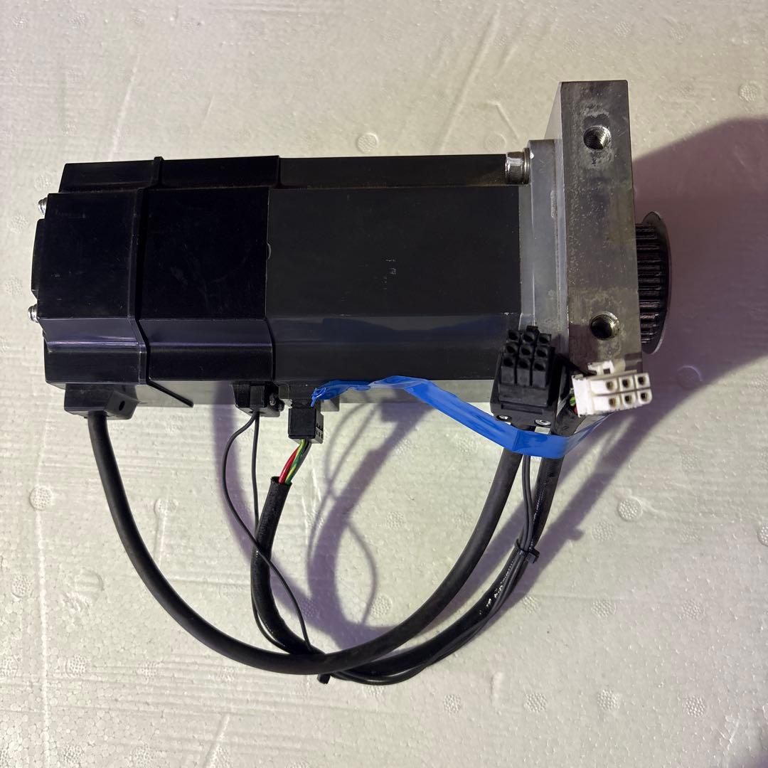 サーボモーター AC-SERVO MOTOR HC-KFS73BK