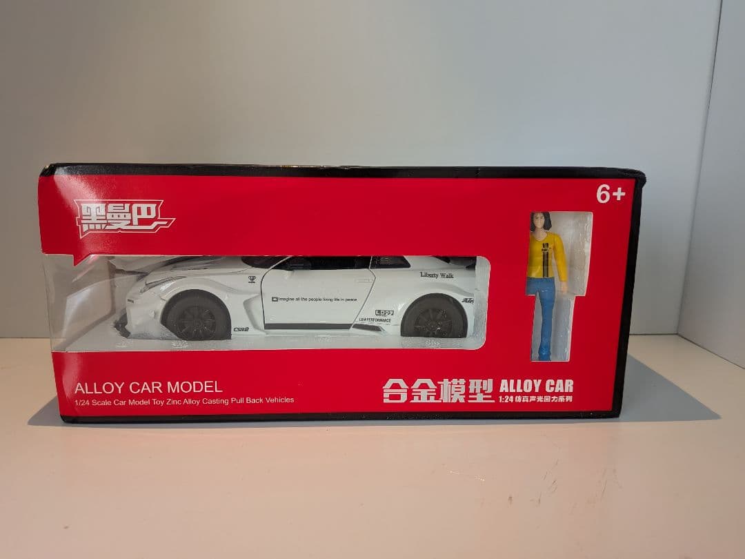 ​LBWK 1/24 R35 GT-R ミニカー フィギュア付 点灯 音 白