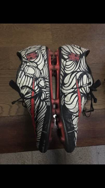 ハイパーヴェノム二足