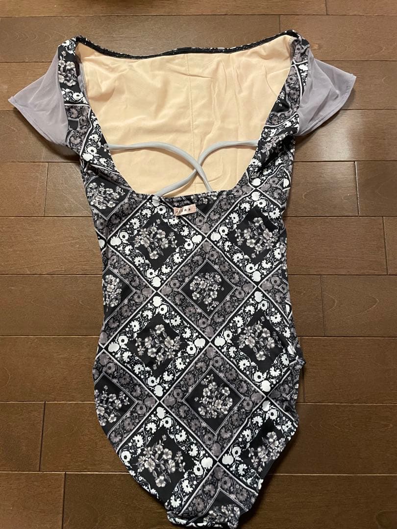 stina 花柄レオタード Sサイズ