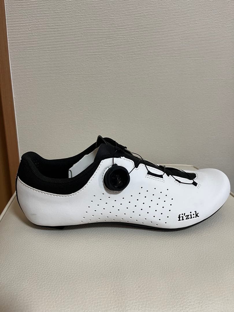 fi'zi:k VENTO OMN シューズ ホワイト/ブラック サイズ44