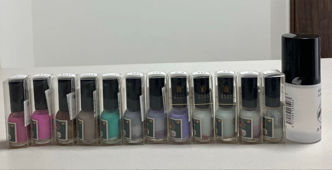 中古。上羽絵惣胡粉ネイル11本、トッププコート1本、除光液1本セット♪