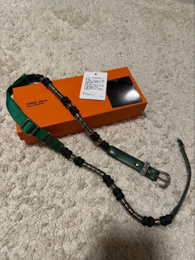 TOGA メタルビーズベルト　グリーン