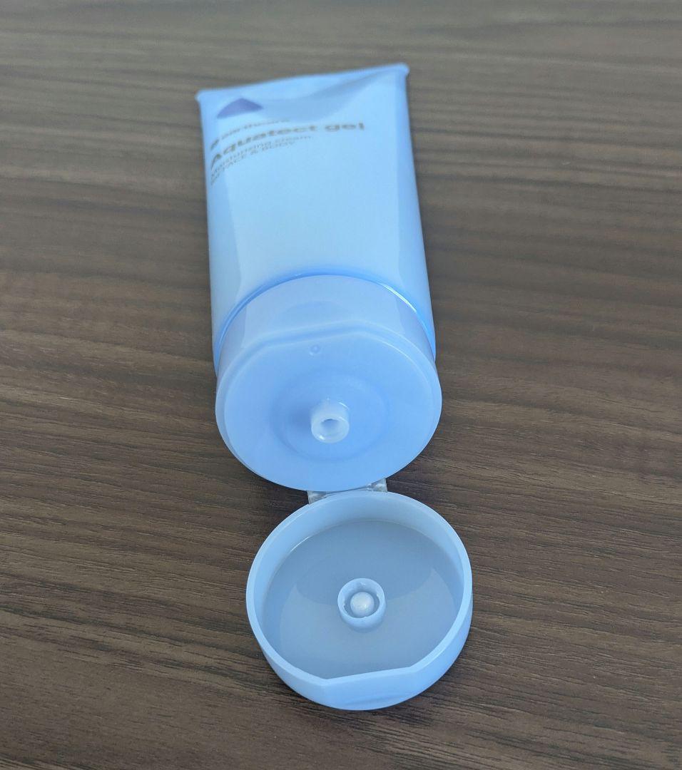 アクシリオ　アースケアアクアテクトゲル、ダブルクレンジングゲル　オールインワン