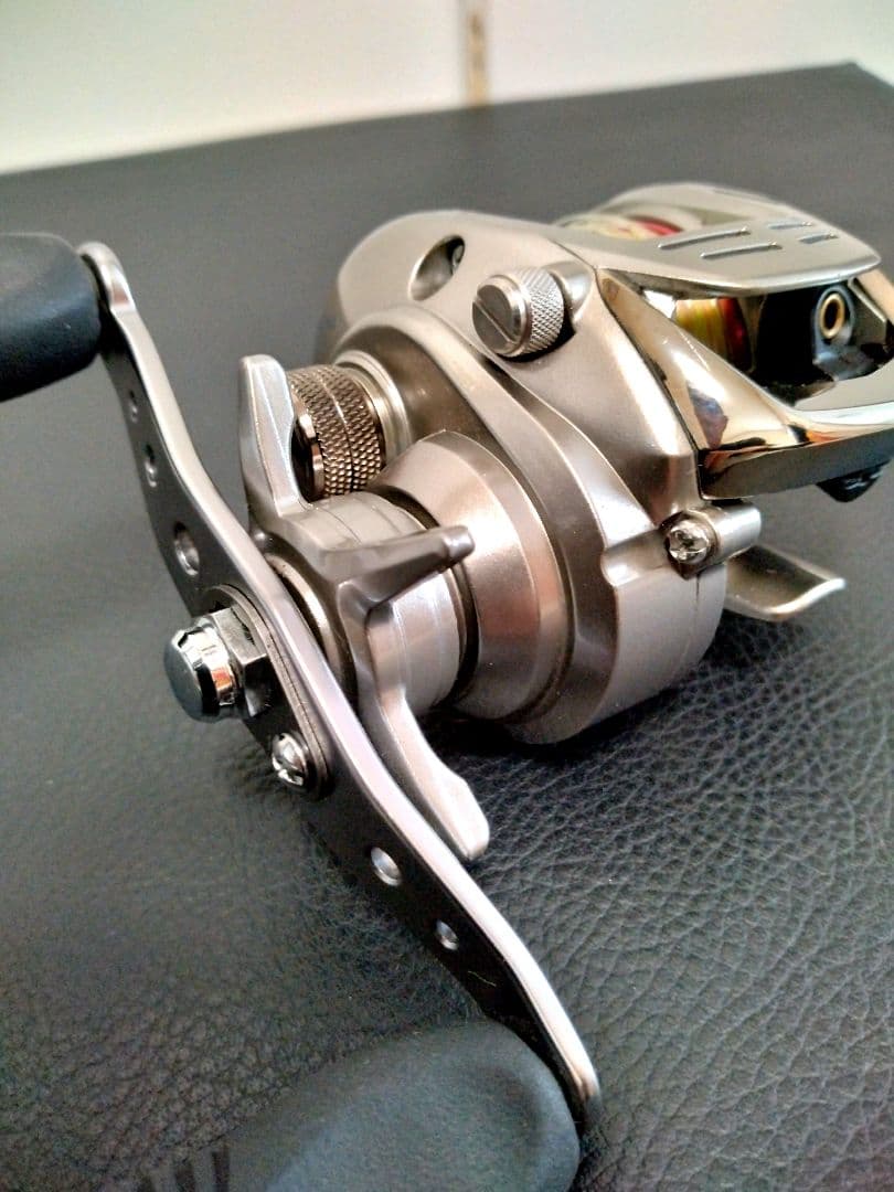 【美品特価】ダイワAGGREST 100SH右巻き ベイトリール鯛ラバラバージグ