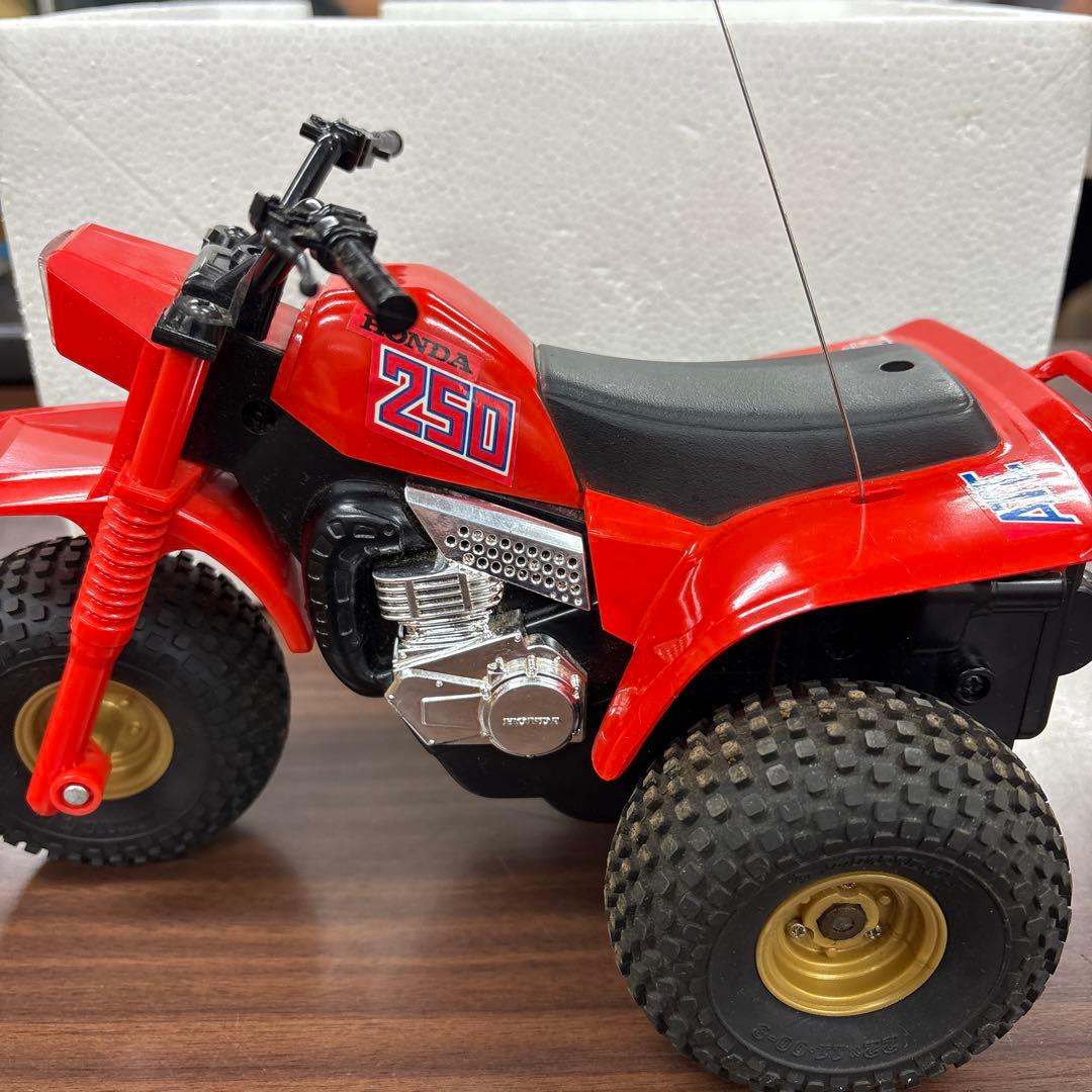 ラジコン　ホンダ　3輪スポーツバギー　ATC250R ウィリーダッシュ