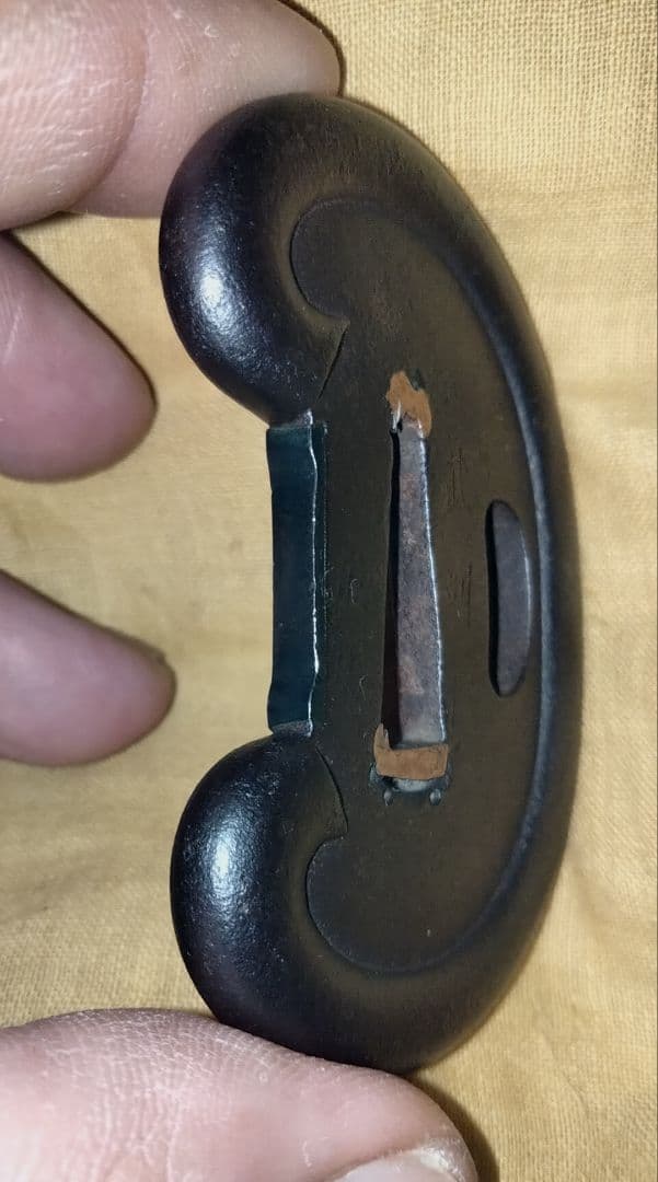 ♦最終価格♦　鉄鍔　鐔　(武州住正恒　変わり形鍔)　江戸時代　合わせ箱付き