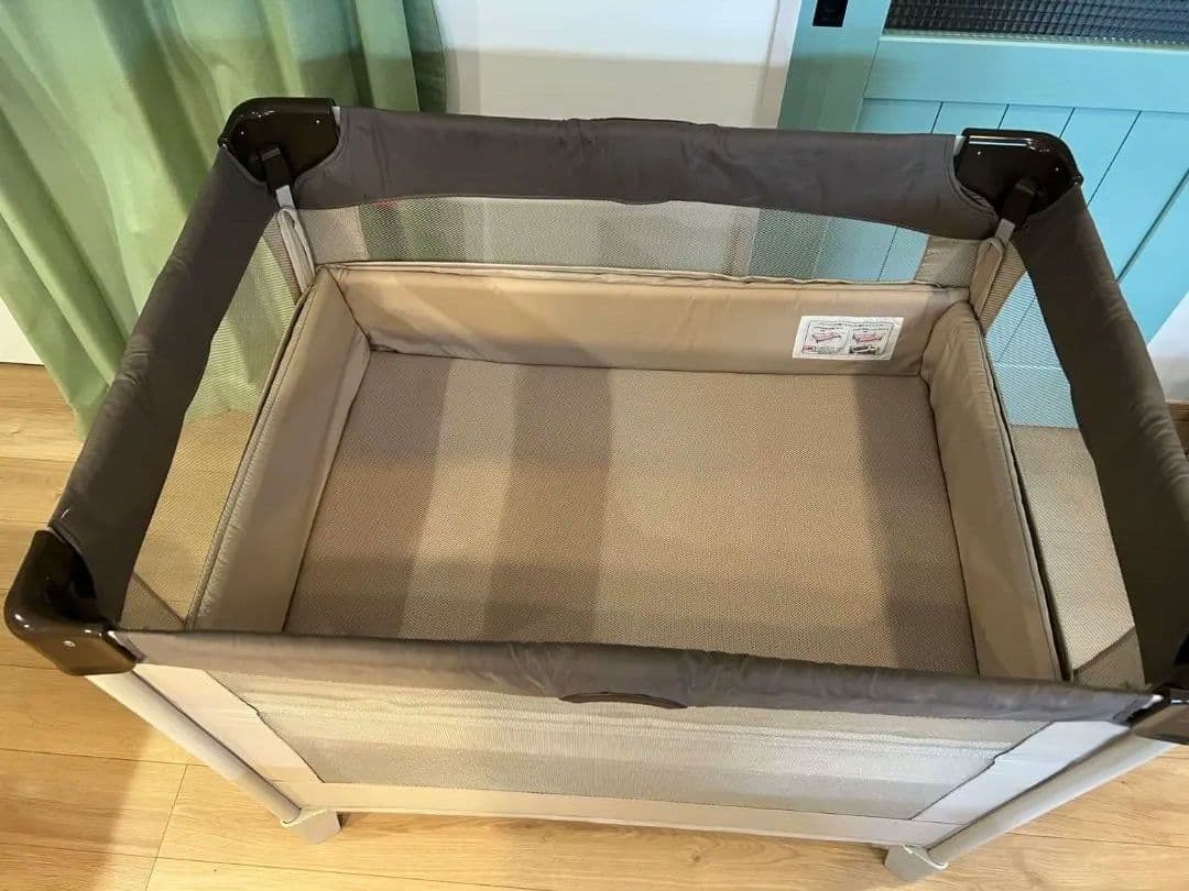 【メル84111】アップリカ ココネルエアー　ベビーベッド