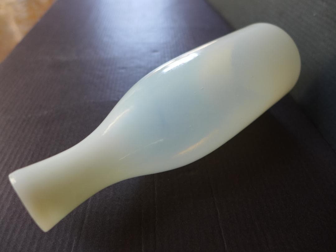 蔵出し　明治期頃　乳白ガラス　徳利　和ガラス瓶　乳半　明治ガラス　酒器　美品