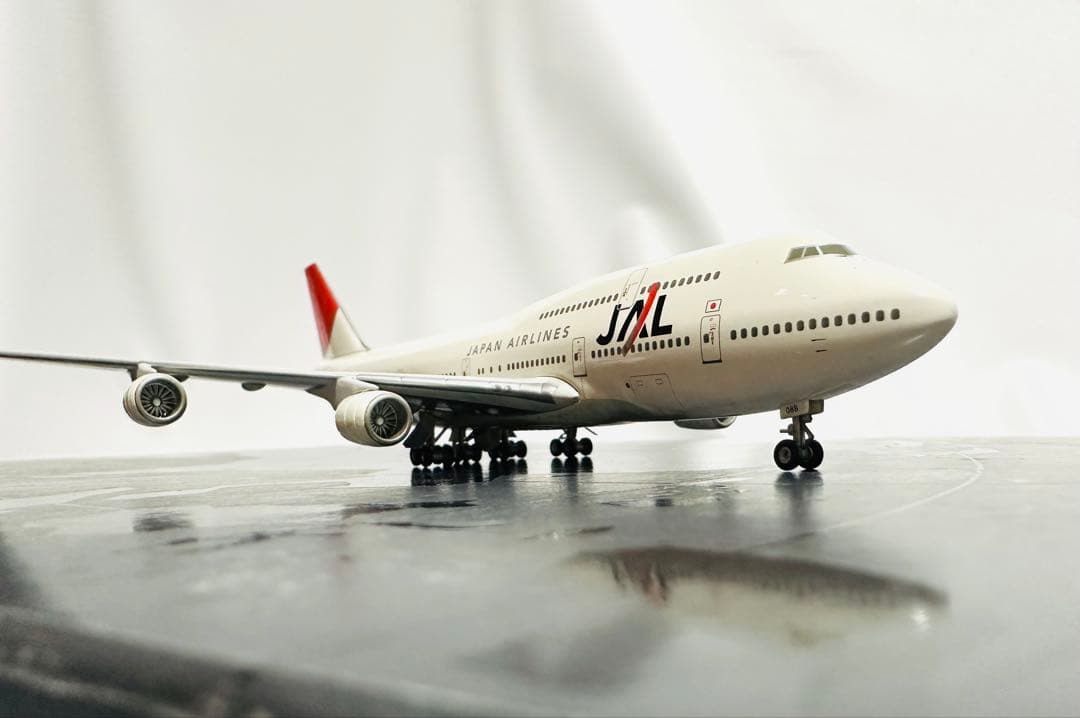 激レア 1/300 JAL 747-400 シリアル番号入りダイキャスト