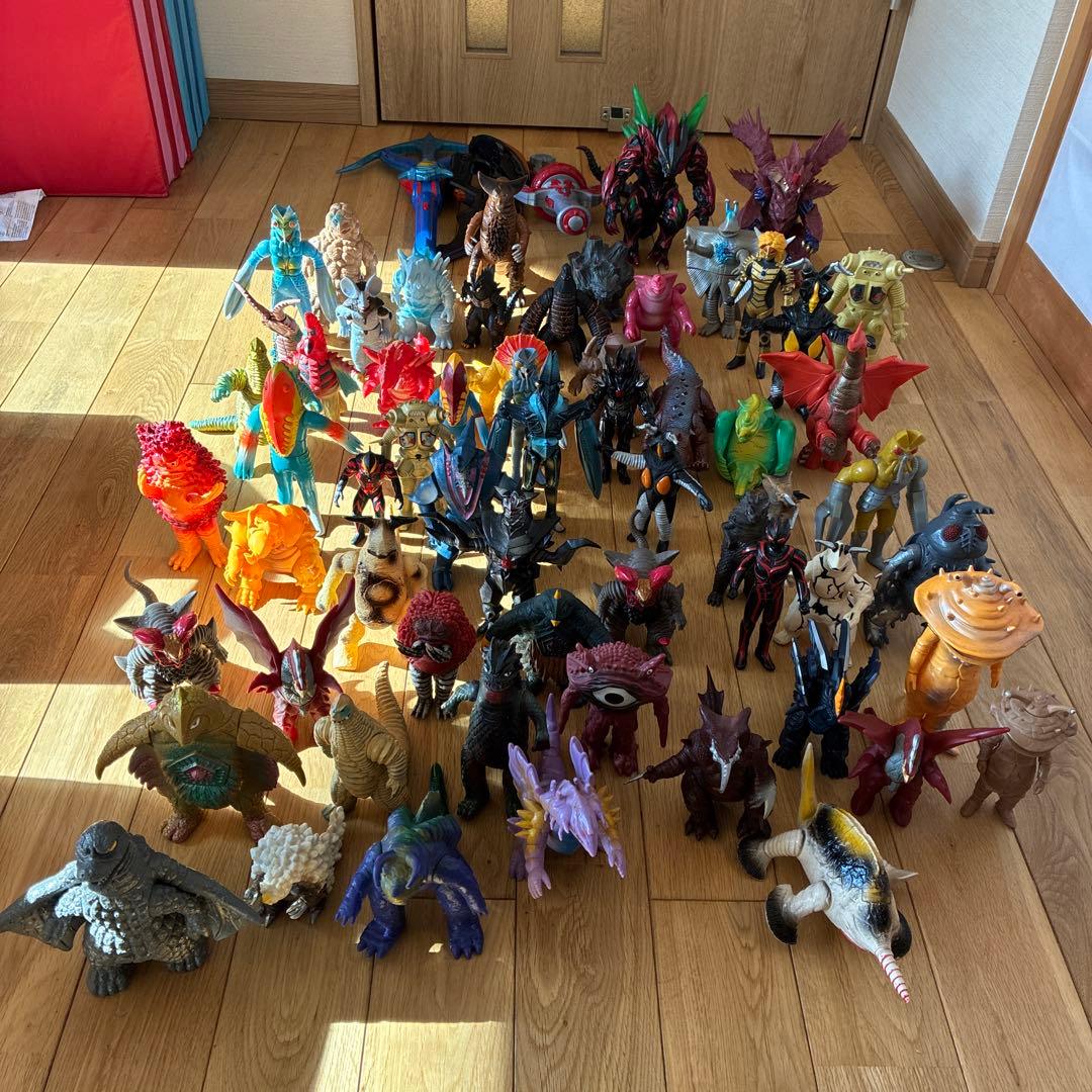 ウルトラマンシリーズ 怪獣フィギュアセット 剣のおもちゃ付