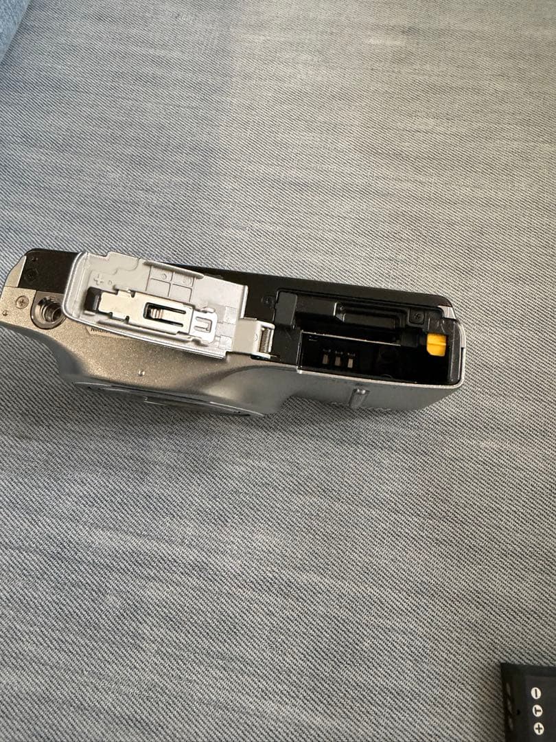 Nikon coolpix s9500 シルバー