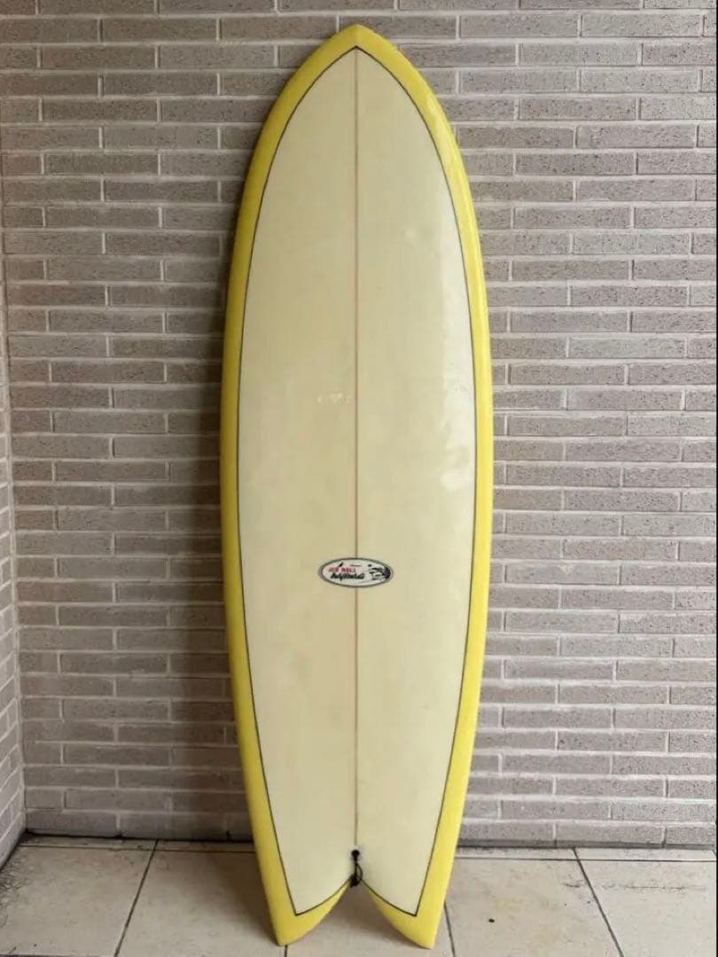 サーフボード　ハンティントンフィッシュ　ツインフィン フィン付き