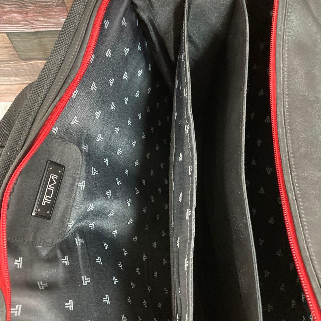 トゥミ　TUMI　ビジネスバッグ　2way　日本限定　黒　2層式　ブリーフケース