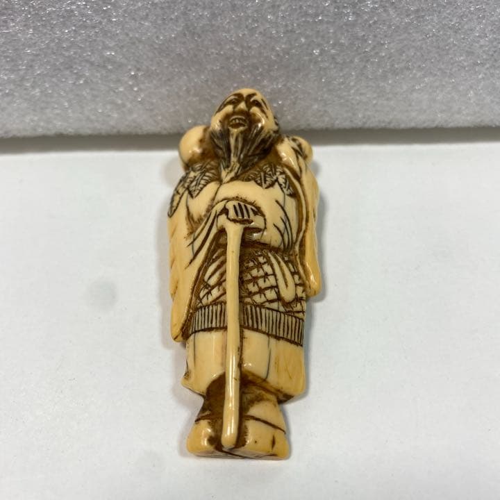 根付　寸法（cm）3.4x2.0x高7.9