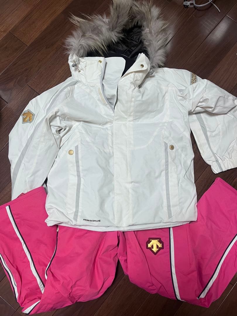 美品　デサント　スキーウェア 女性用　９号