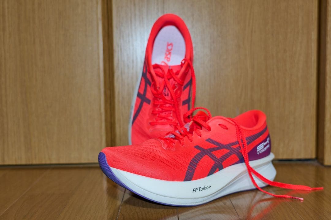 【美品】28cm・asics ランニング s4+ yogiri