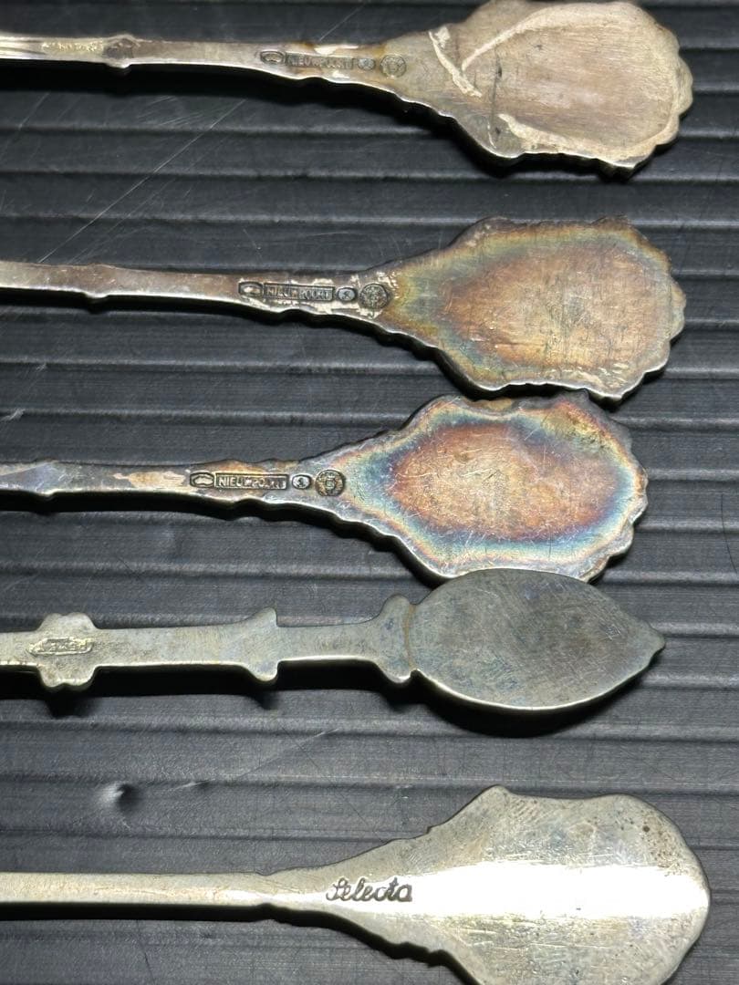 銀製？　西洋アンティーク　装飾スプーン15本セット　刻印多数　カトラリ