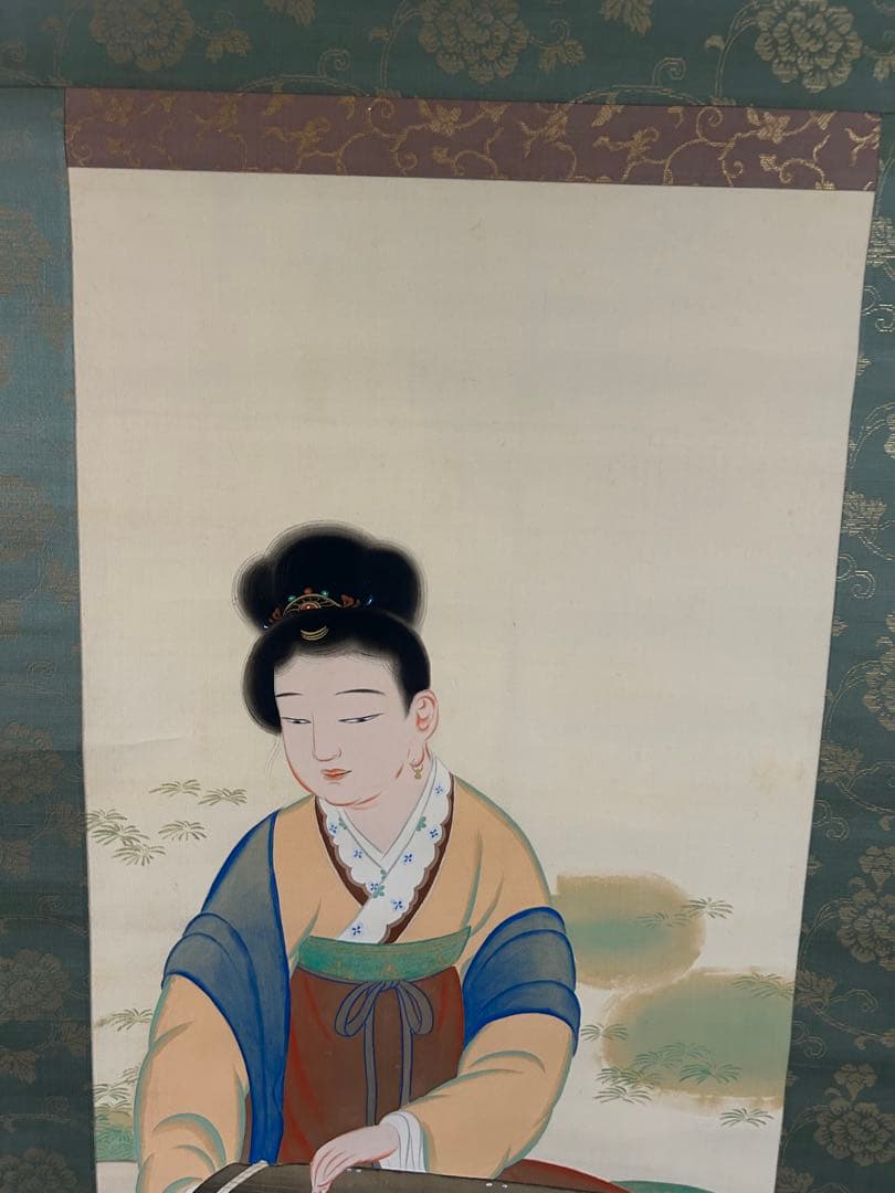 k*3様 橋本永郁 聴琴　美人図　双幅 共箱 漆塗軸先 掛け軸　骨董品