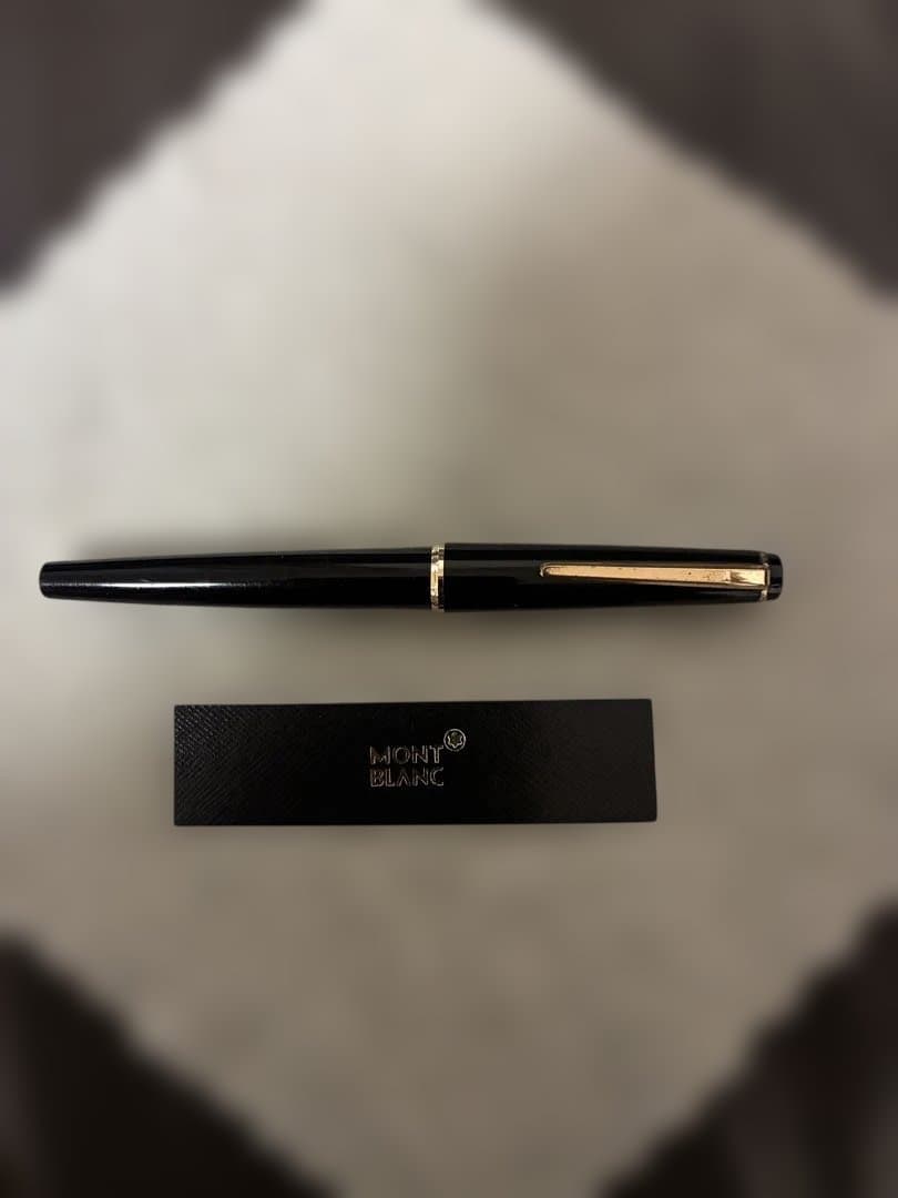 ◾️MONT BLANC ◾️モンブラン 万年筆 No.32◾️黒色／金色◾️