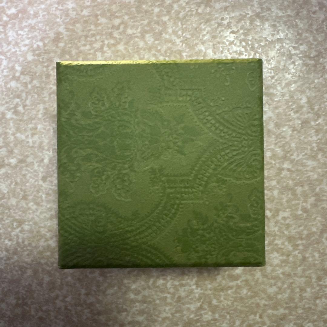 グッチフラワーモチーフピアス片耳　燻加工　メンズ/レディース