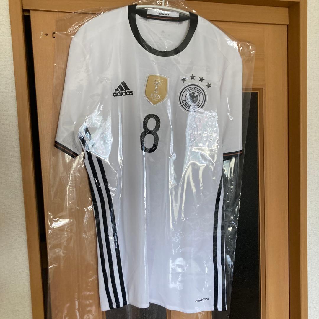 adidas ドイツ代表　ユニフォーム　エジルÖZIL 8番