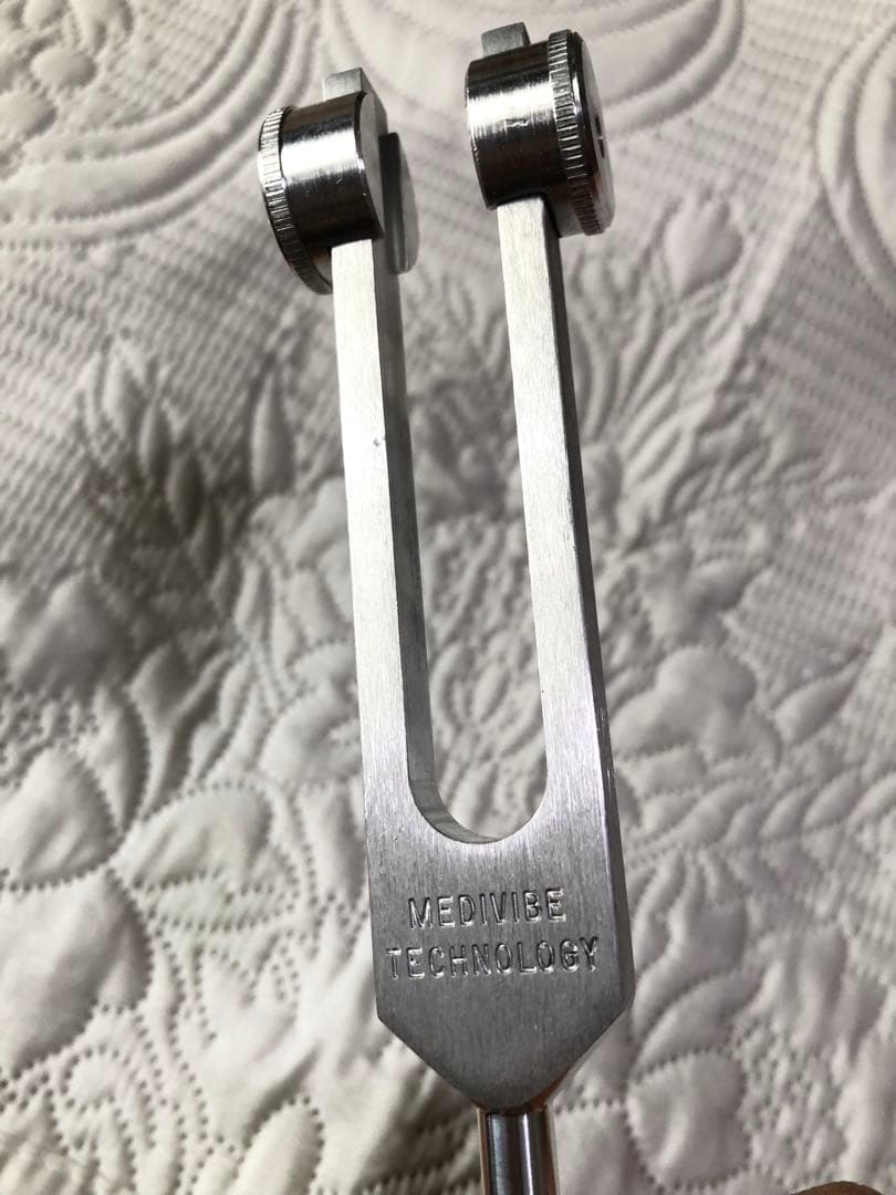 丹田　音叉　Tuning Fork Medivibe Technology