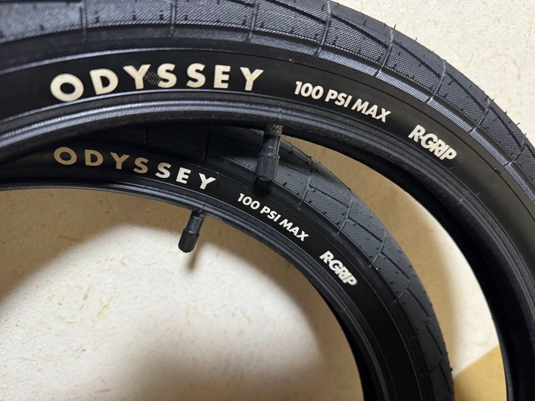 BMXタイヤOdyssey Broc Raifordのシグネチャー