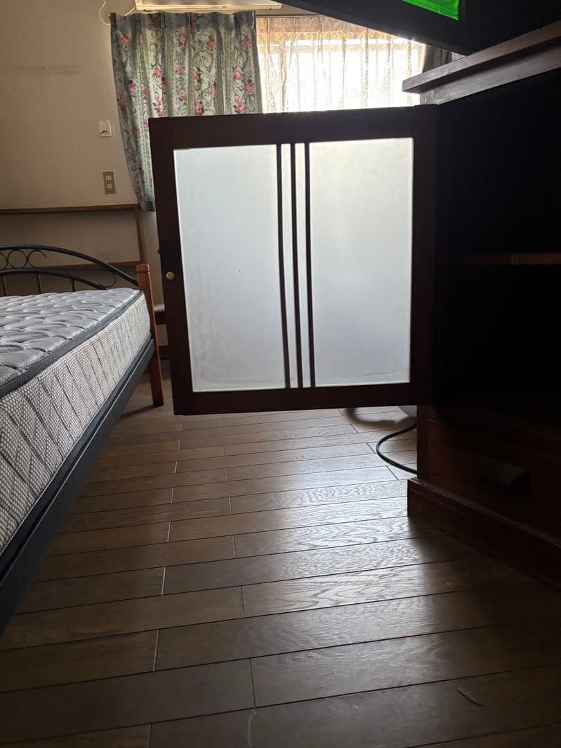 木製ディスプレイキャビネット