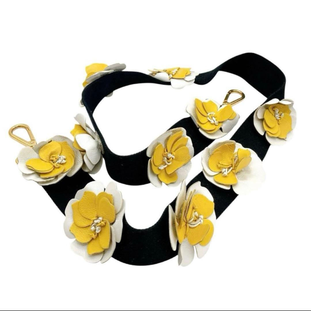 PRADA✨プラダ　ショルダーストラップ　レザー　フラワー　ブラック　肩掛け可能