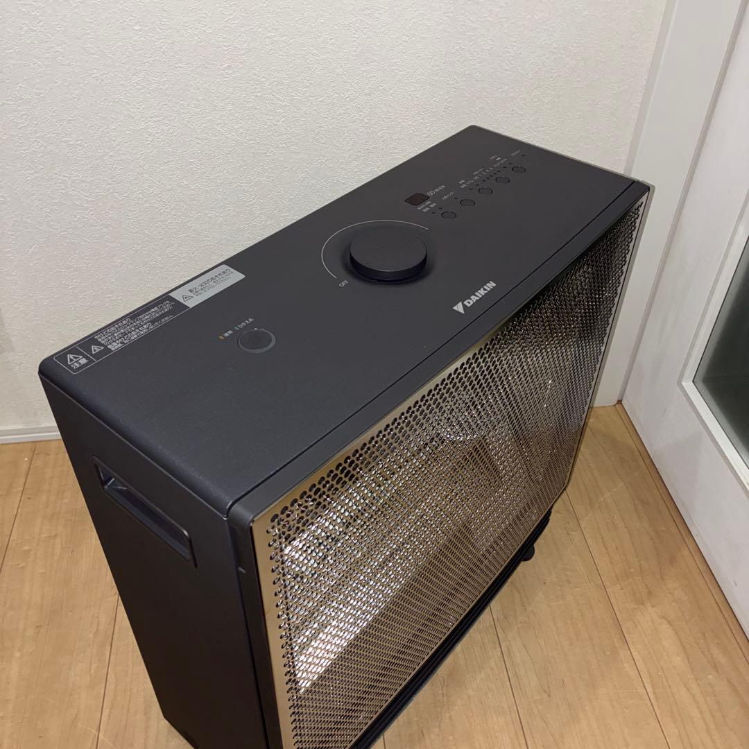 極美品！！2024年製DAIKIN 遠赤外線暖房機　ハイブリッドセラムヒート