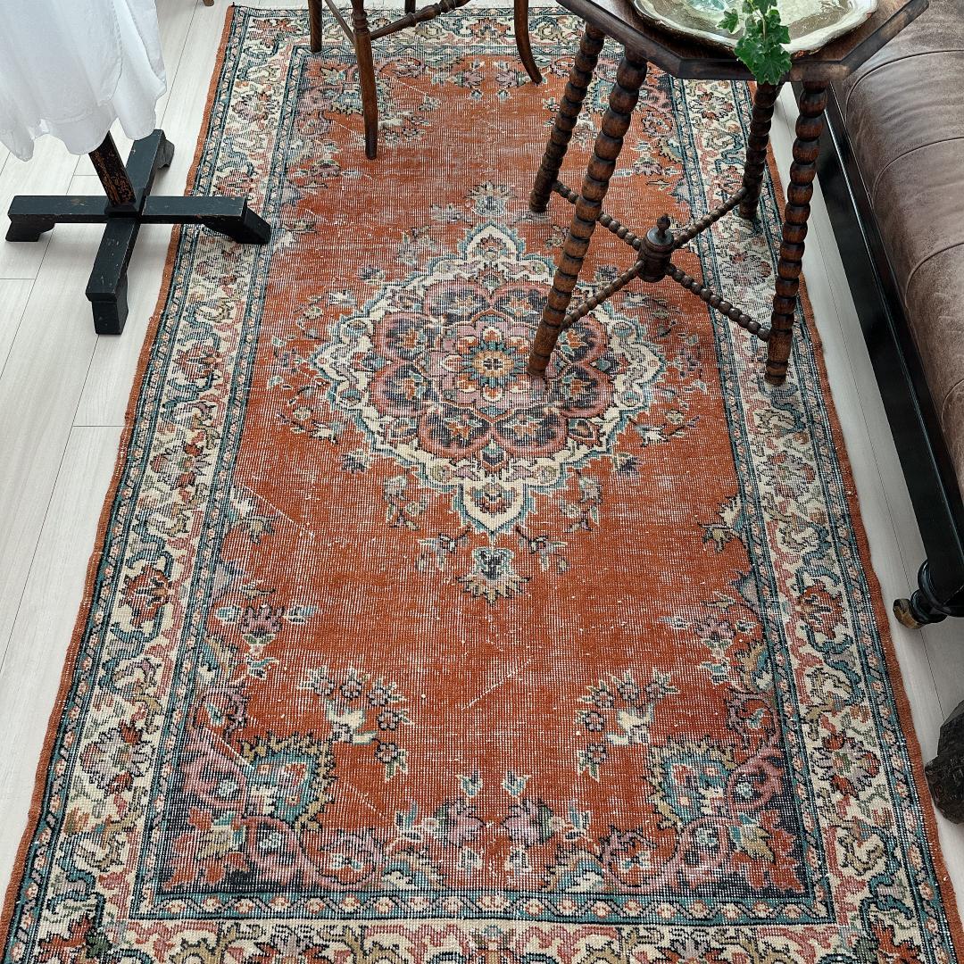 トルコ ヴィンテージラグ A12 レア オレンジ ブラウン ピンク ブルー