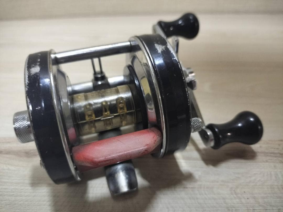 ★アブガルシア　アンバサダー5600Ｃ　ビンテージ　リール　赤ベロ