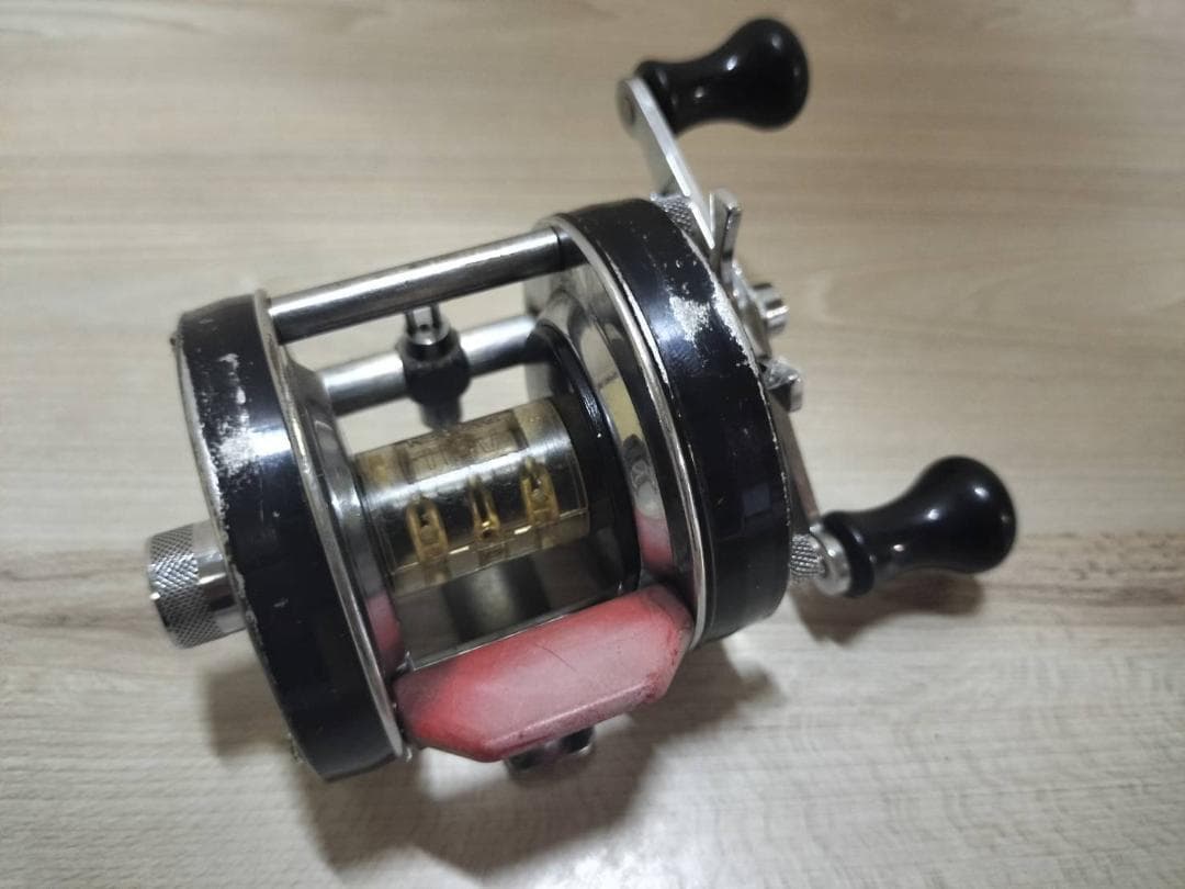 ★アブガルシア　アンバサダー5600Ｃ　ビンテージ　リール　赤ベロ