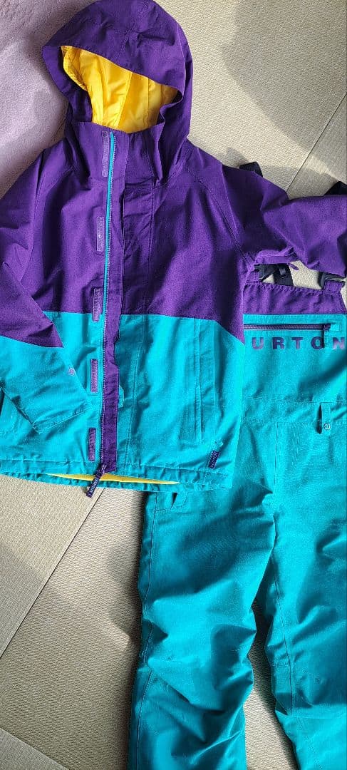 子ども用BURTONスノーボードウェアセット